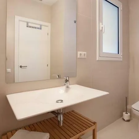 Modern Quiet Flat With A Large Balcony Barcelona