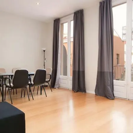 Modern Quiet Flat With A Large Balcony * Barcelona